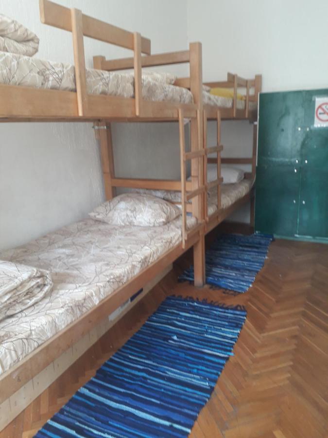 Hostel Yolo Белград Экстерьер фото