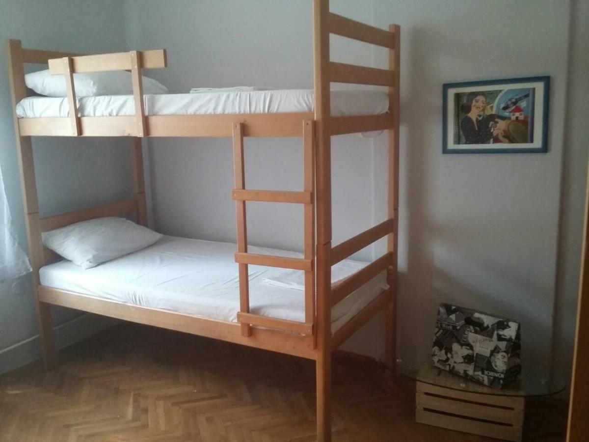 Hostel Yolo Белград Экстерьер фото