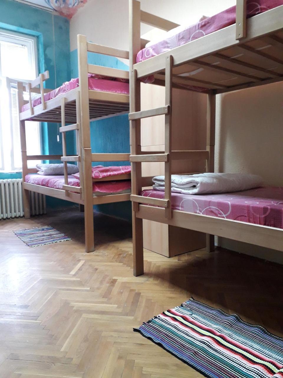 Hostel Yolo Белград Экстерьер фото